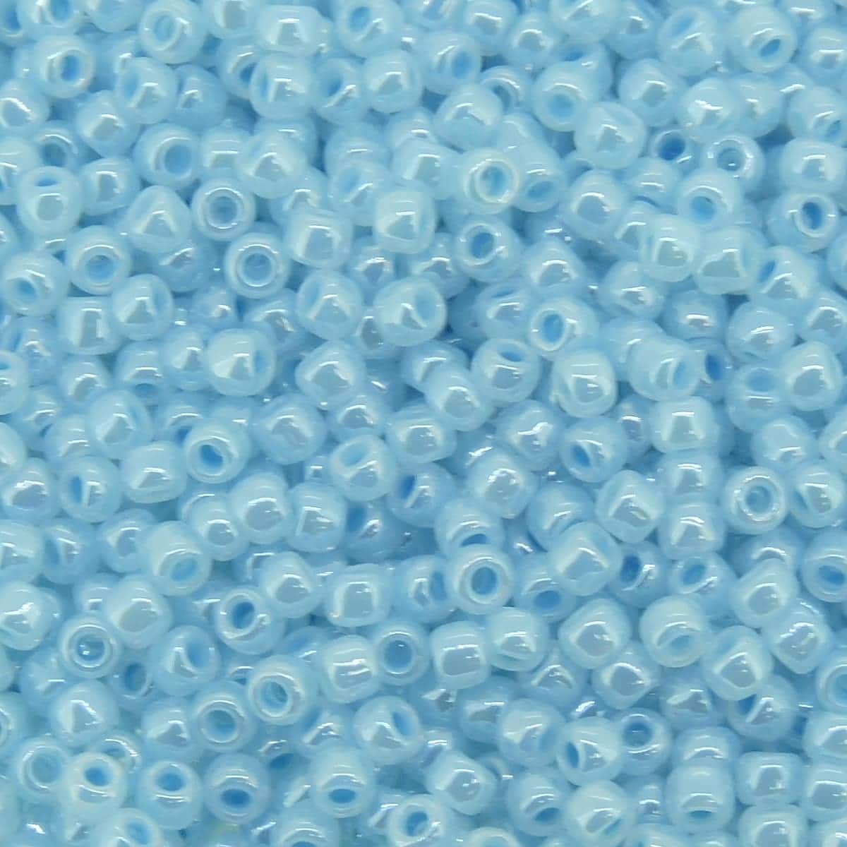 Toho Seed Beads Round Size 11/0 28GM Ceylon Forget-Me-Not 11-919