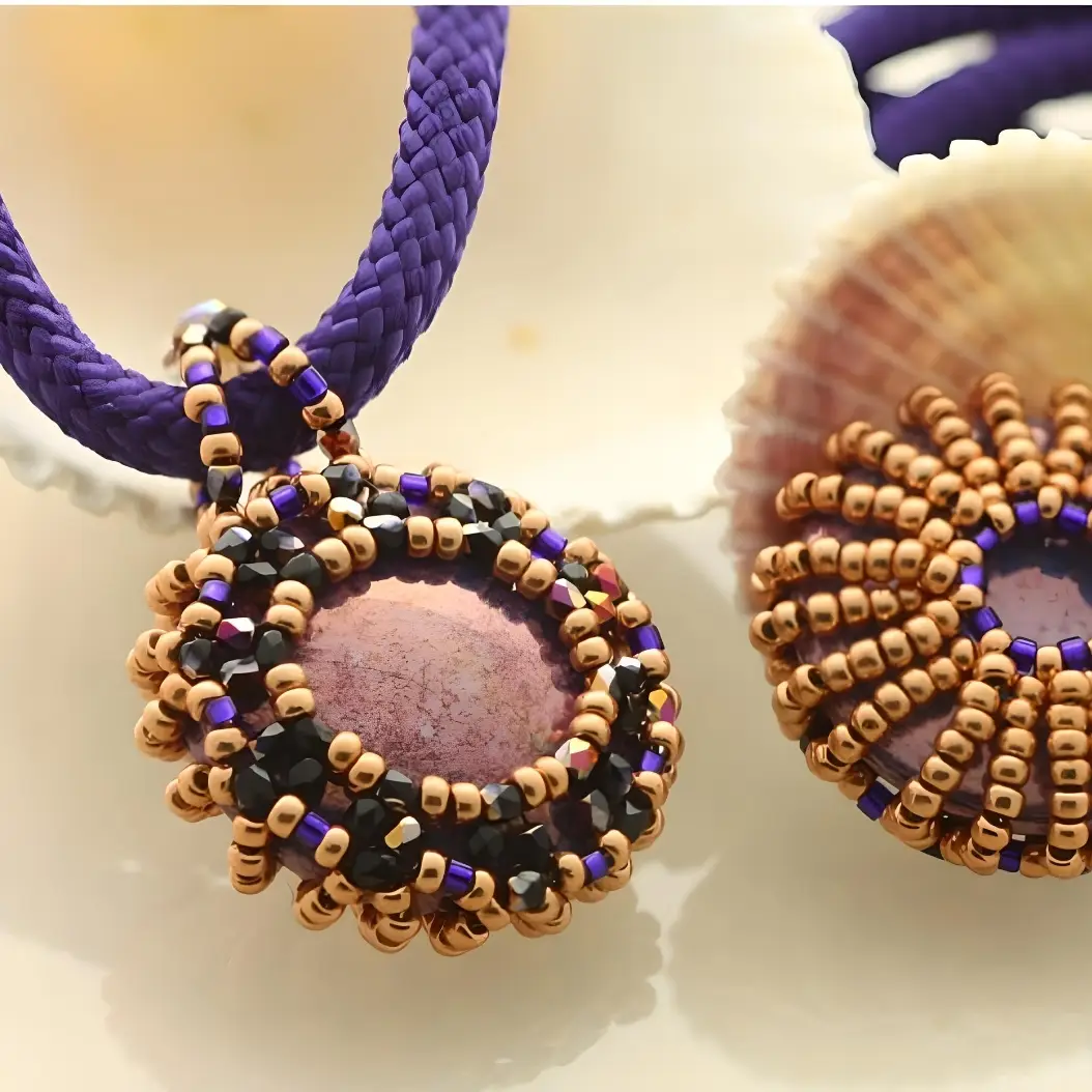 Easy Beaded Cabochon Pendant Pattern