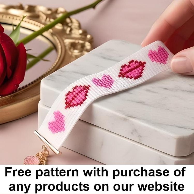 Hearts & Kisses Bracelet – Free Pattern